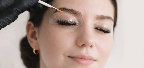 Why Do Eyelashes Fall Out? Causes, Prevention, and Care Tips